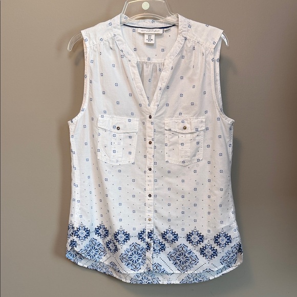 L.O.G.G. Label Of Graded Goods White & Blue Floral Sleeveless Button-Front Tank - Picture 3 of 5